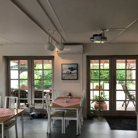 Inn Andehullet Hojer
